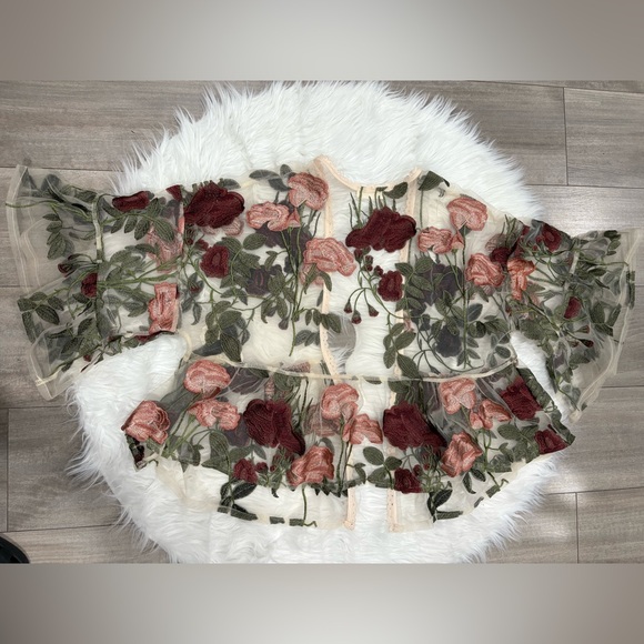 🆕 Altar'd State Lace Trim Sheer Fabric Size S - Picture 2 of 10